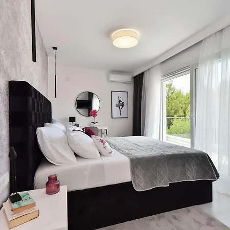 Leona Dom wakacyjny *