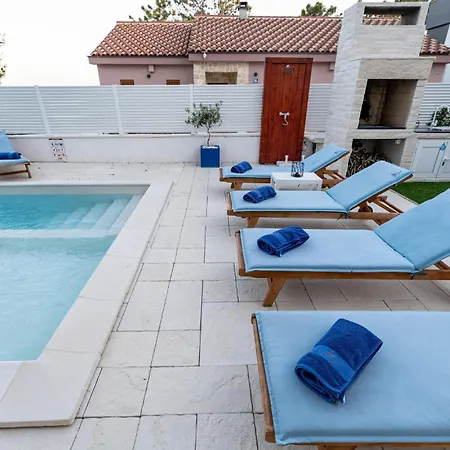 Dom wakacyjny Leona *